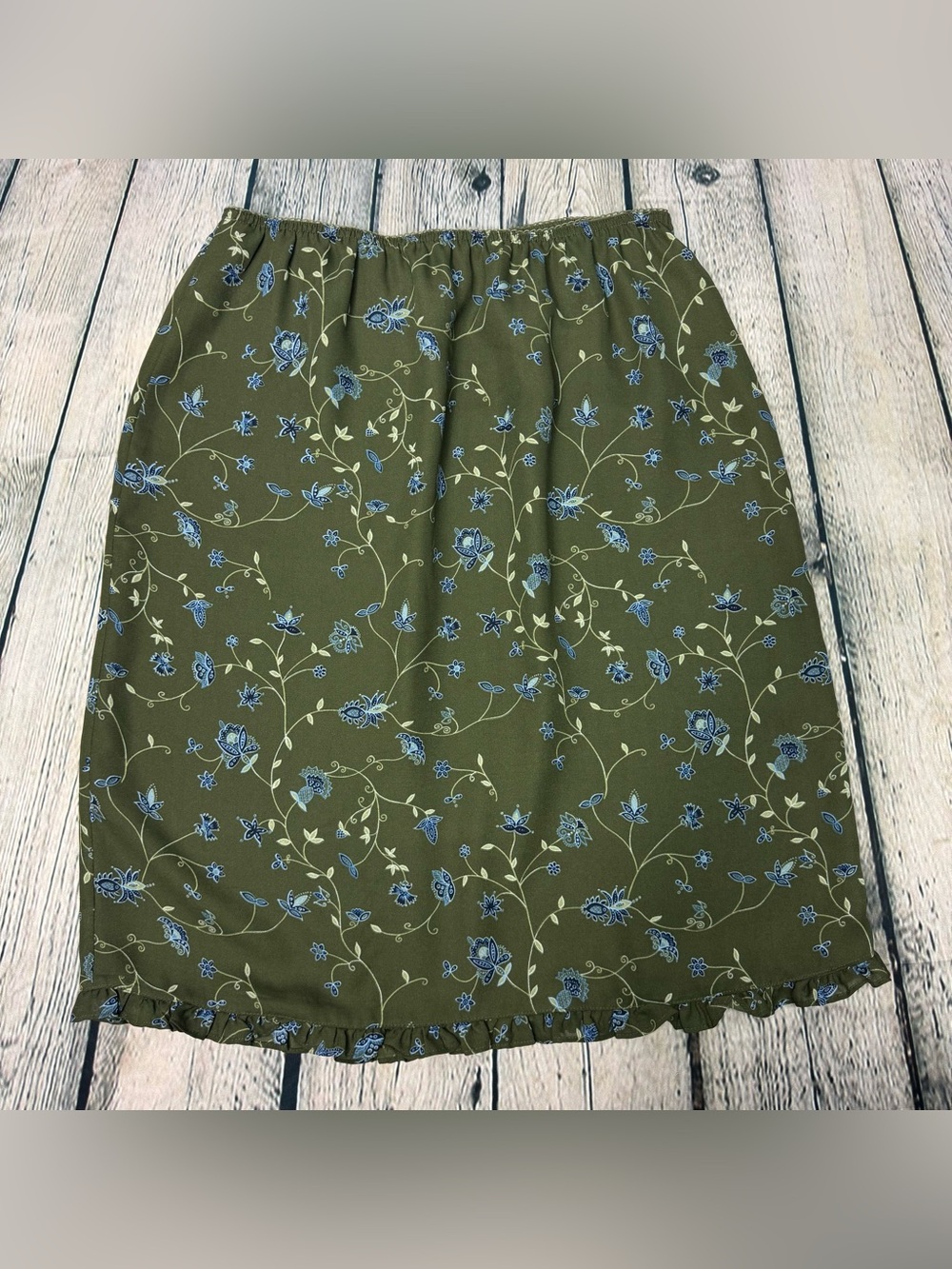 Vintage 90s kathy ireland Olive Green Skirt Blue Floral Print Ruffled Hem Size M